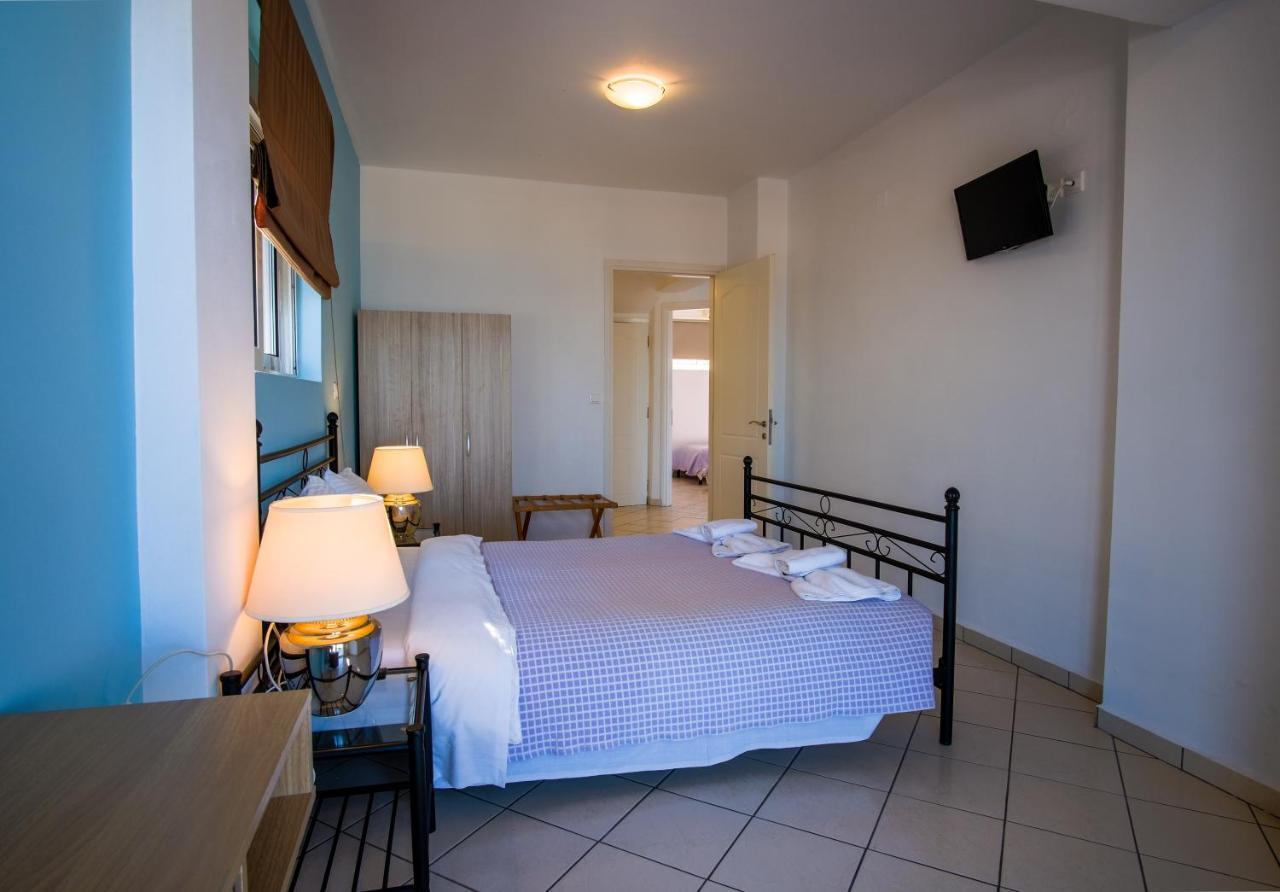 Blue Villas Agia Marina  Exterior photo